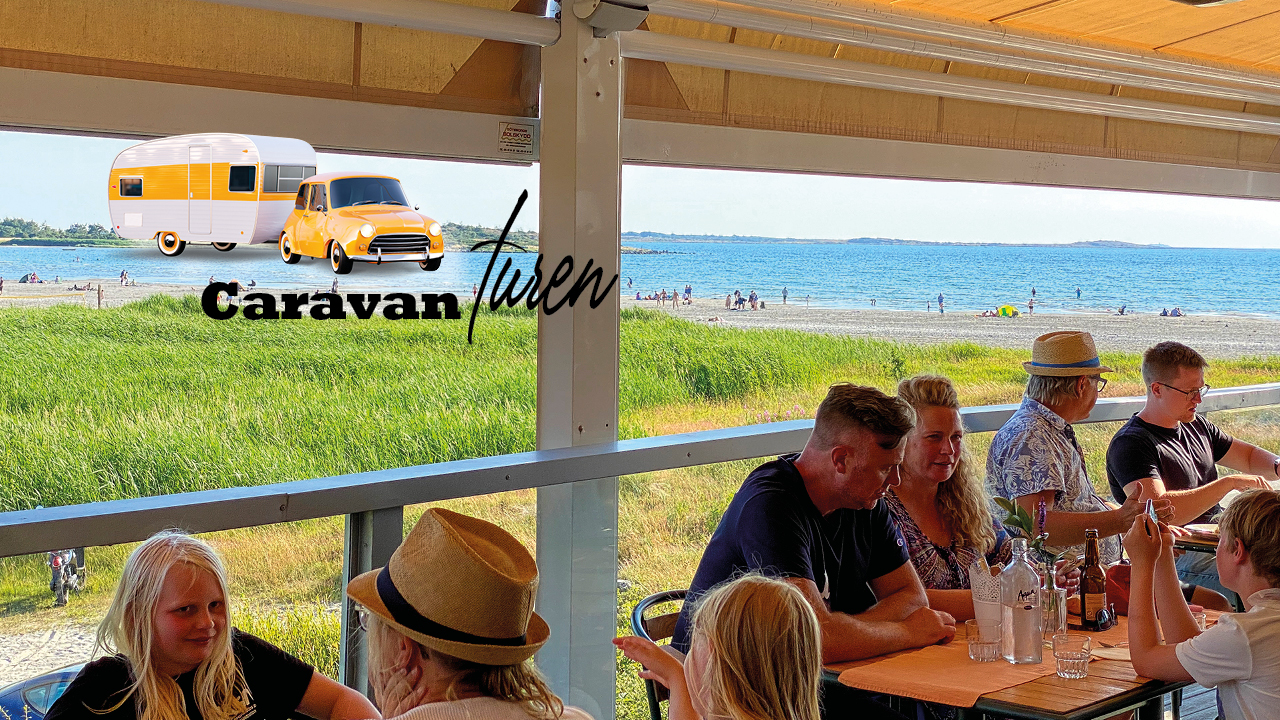 Stranden och badet är centrum för alla i Kärradal. Stranden är långgrund och perfekt för barnfamiljer. Barnen kan bygga sandslott och fiska krabbor. För ungdomar finns fotbollsgolf och beachvolleyboll. Vuxna...