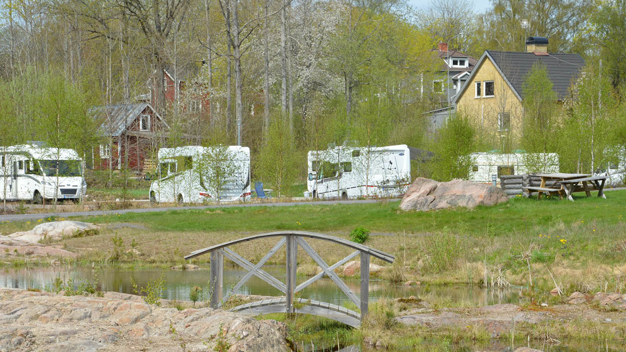 Husvagn eller husbil har ingen betydelse på ställplatsen Kosta Lodge. En plats som blivit mycket populär för besökare i det Småländska Glasriket.