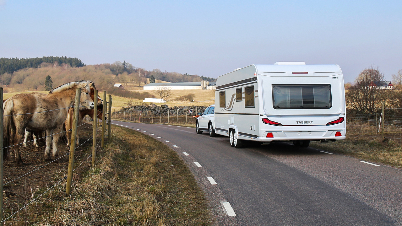 Tyska Tabbert grundades av Alfred Tabbert år 1953 och tillverkar några av Europas mest exklusiva husvagnsmodeller. Märket är känt för att vara välbyggt och mycket välisolerat, inte minst tack vare...