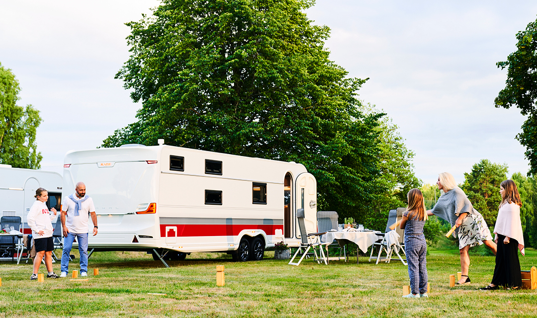 Patrik Trofast är ansvarig för den svenska marknaden på Kabe i Tenhult. Han märker ett ökande intresse för det mobila fritidslivet i kombination med semester på hemmaplan. Husvagnen eller husbilen...