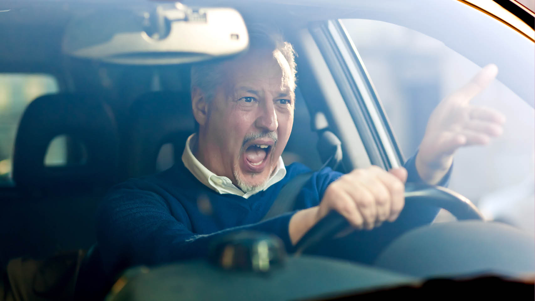 Även erfarna bilister gör misstag i trafiken. Riksförbundet M Sverige, Sveriges största konsumentorganisation för bilister, tar dagligen emot många frågor i sin rådgivning och konstaterar att många trafikanter är osäkra på vad som gäller. Tony Gunnarsson, sakkunnig i trafiksäkerhet på M Sverige listar fem tips för att undvika vanliga misstag på svenska vägar.